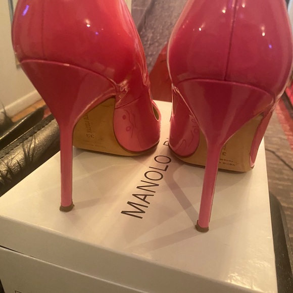 Manolo Blahnik pink patent heels - Picture 12 of 15